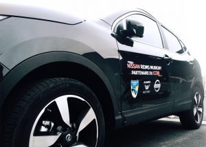 Marquage véhicule sur voiture lettrage simple et logo pour Nissan Reims Murigny