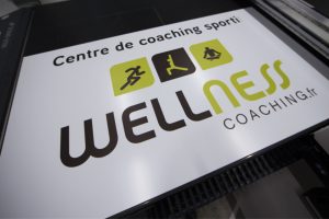 impression enseigne wellness coaching panneau dibond communication publicité