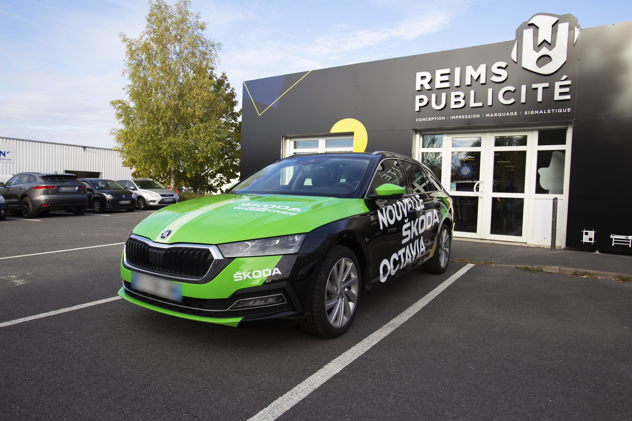 Marquage véhicule Reims Champagne Auto Reims Publicité